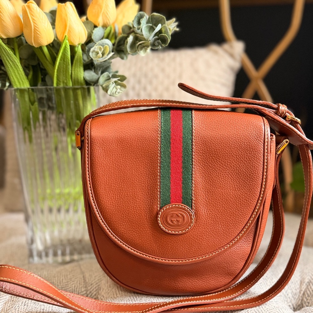 Gucci vintage caramel Brown Crossbody Bag with Green and Red Accents